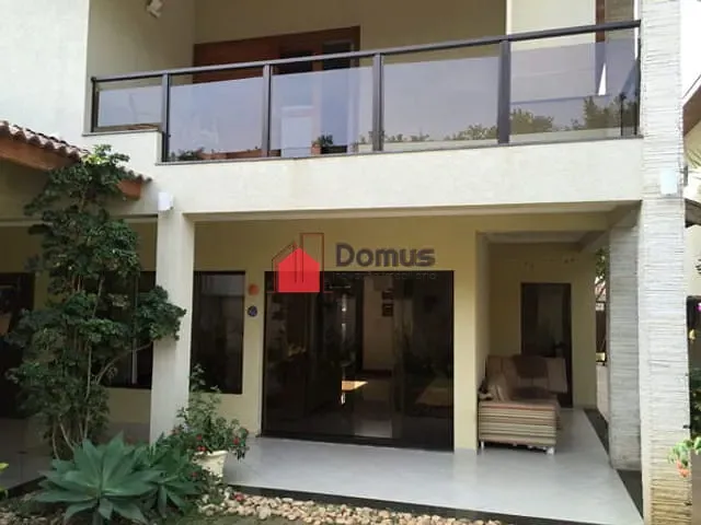 Casa com 304m², à venda, no bairro Centro em Tremembé