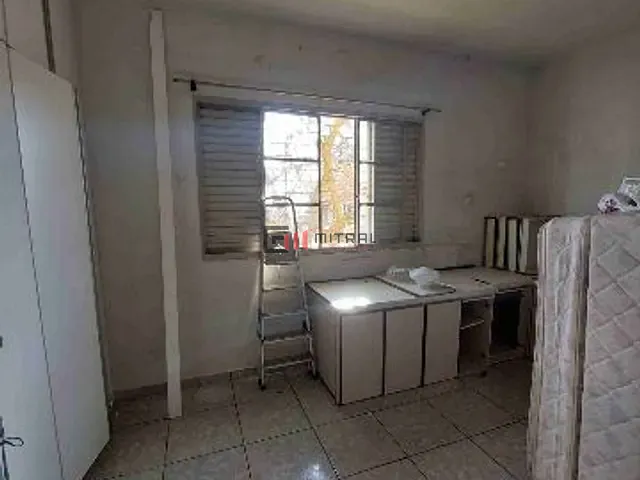 Casa com 573m² 3 quartos e 2 banheiros, à venda, no bairro Amaro em Londrina