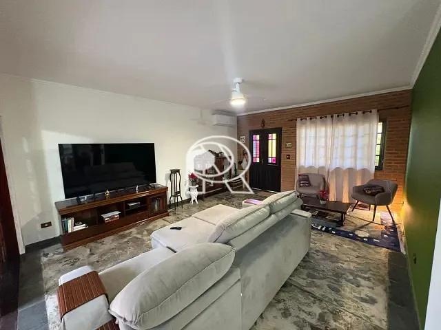 Casa 3 quartos e 3 banheiros, à venda, no bairro São Nicolau em Registro