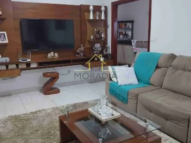 Casa com 366m² 2 quartos e 2 banheiros, à venda, no bairro Nova Orquídea em Guaxupé