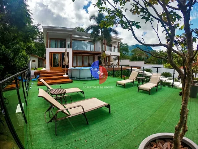 Casa com 1000m² 6 quartos e 7 banheiros, à venda, no bairro Caneca Fina em Guapimirim