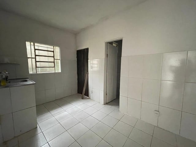 Casa 2 quartos e 1 banheiro, à venda, no bairro Casa Branca em Belo Horizonte