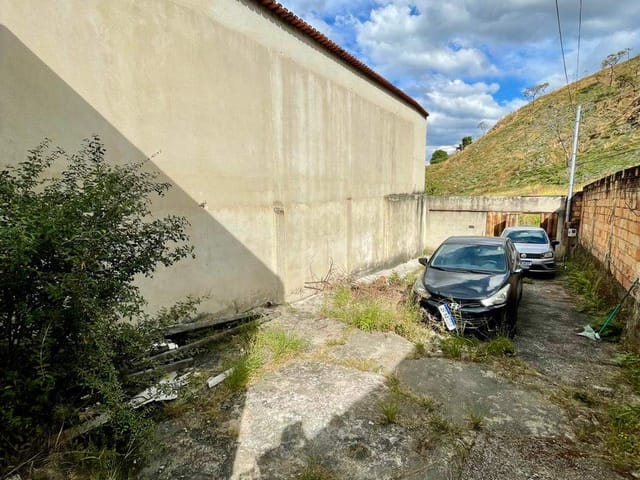 Casa 2 quartos e 1 banheiro, à venda, no bairro Casa Branca em Belo Horizonte