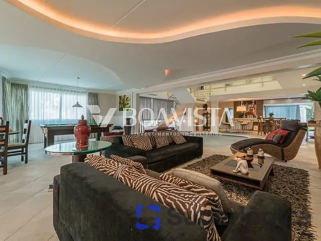 Casa com 784m² 4 quartos e 5 banheiros, à venda, no bairro Praia do Estaleiro em Balneário Camboriú