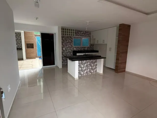 Casa com 140m² 3 quartos e 4 banheiros, para alugar, no bairro Costazul em Rio das Ostras