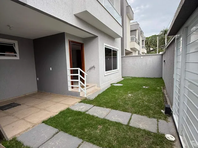 Casa com 140m² 3 quartos e 4 banheiros, para alugar, no bairro Costazul em Rio das Ostras