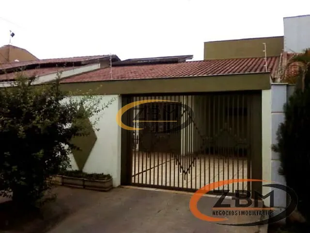 Sobrado com 250m² 4 quartos e 3 banheiros, para alugar, no bairro Universitário em Londrina