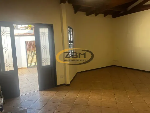 Sobrado com 250m² 4 quartos e 3 banheiros, para alugar, no bairro Universitário em Londrina