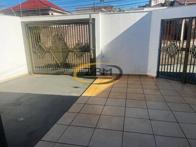 Sobrado com 250m² 4 quartos e 3 banheiros, para alugar, no bairro Universitário em Londrina