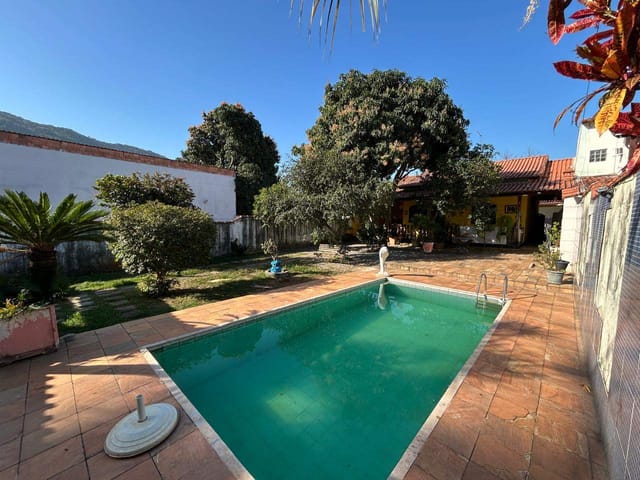 Casa com 480m² 5 quartos e 2 banheiros, à venda, no bairro Praia de Itaipuaçu (Itaipuaçu) em Maricá