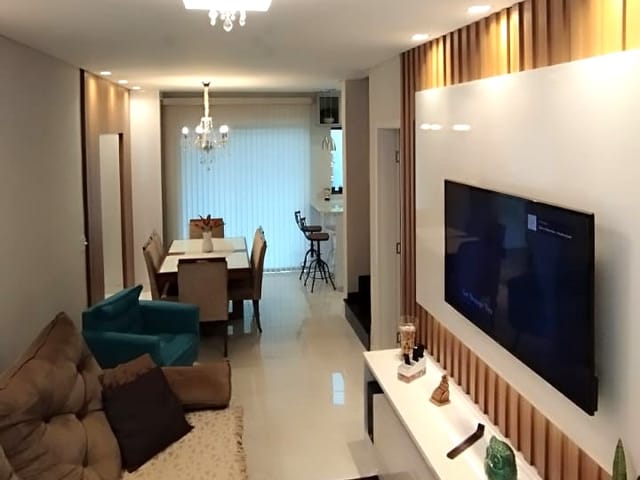 Casa com 95m² 3 quartos e 3 banheiros, à venda, no bairro Uvaranas em Ponta Grossa