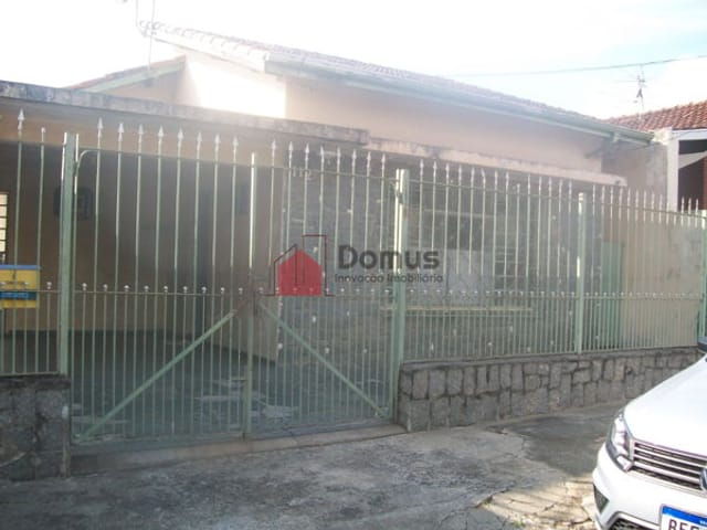 Casa com 300m², à venda, no bairro Centro em Pindamonhangaba