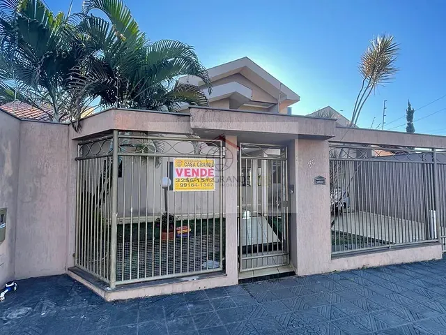 Casa com 324m² 3 quartos e 3 banheiros, à venda, no bairro Jd. Capricórnio em Rolândia