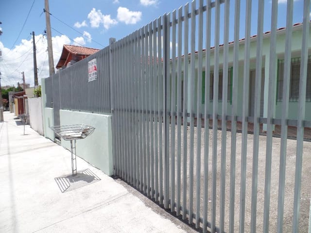 Foto do Casa - Casa com 3 dormitórios para alugar, 100 m² por R$ 1.400,00/mês - Jardim Satélite - São José dos Campos/SP | INDEPENDENCE NEGOCIOS IMOBILIARIOS LTDA