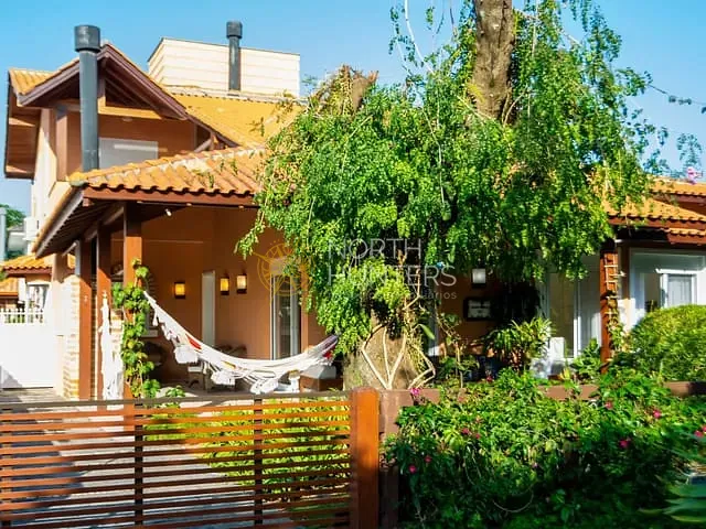 Casa com 550m² 4 quartos e 4 banheiros, para alugar, no bairro Jurerê Internacional em Florianópolis