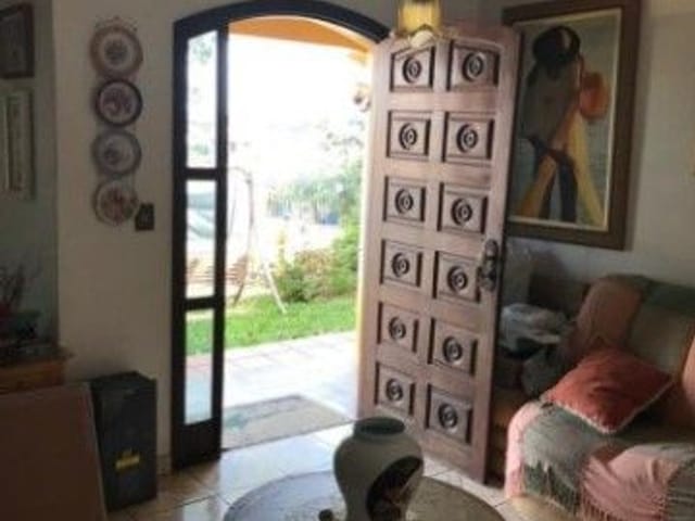 Casa com 390m² 3 quartos e 1 banheiro, à venda, no bairro Uberaba em Curitiba