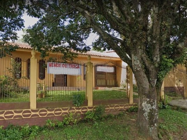 Casa com 390m² 3 quartos e 1 banheiro, à venda, no bairro Uberaba em Curitiba