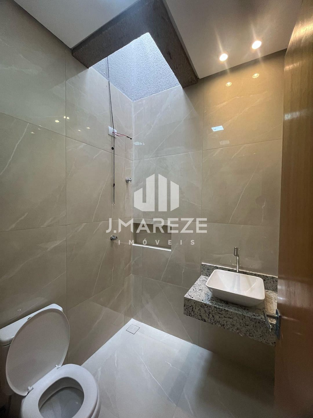 Casa à venda com 2 quartos, 68m² - Foto 8