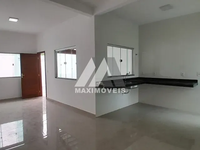 Casa com 180m² 2 quartos e 2 banheiros, à venda, no bairro São Mateus em Araçuaí