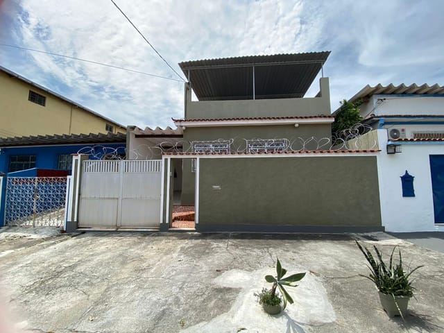 Foto do Casa - Casa com 3 dormitórios para alugar, 167 m² por R$ 2.553/mês - Bento Ribeiro - Rio de Janeiro/RJ | META RIO NEGOCIOS IMOBILIARIOS LTDA