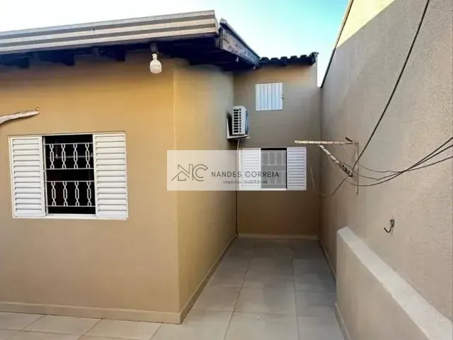 Casa 3 quartos e 2 banheiros, à venda, no bairro Leonor em Londrina