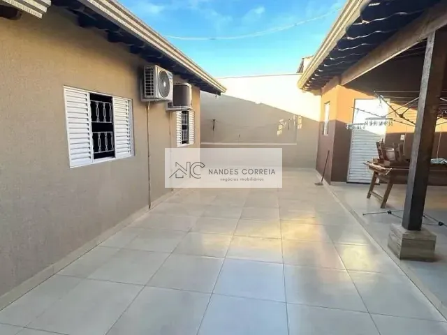 Casa 3 quartos e 2 banheiros, à venda, no bairro Leonor em Londrina