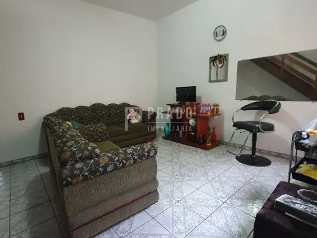 Casa com 200m² 4 quartos e 2 banheiros, à venda, no bairro Centro em Pelotas