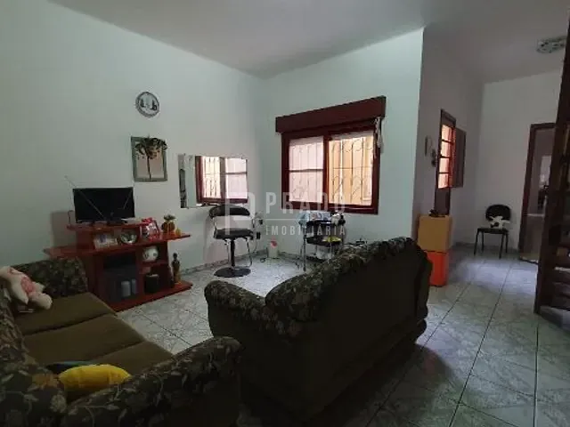 Casa com 200m² 4 quartos e 2 banheiros, à venda, no bairro Centro em Pelotas