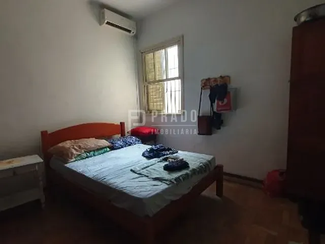 Casa com 200m² 4 quartos e 2 banheiros, à venda, no bairro Centro em Pelotas