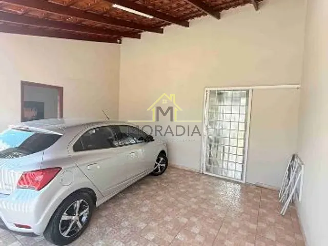 Casa com 250m² 2 quartos e 1 banheiro, à venda, no bairro Vila Toninho Zeitune em Guaxupé