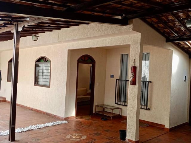 Casa com 250m² 4 quartos e 3 banheiros, à venda, no bairro Liberdade I em Contagem