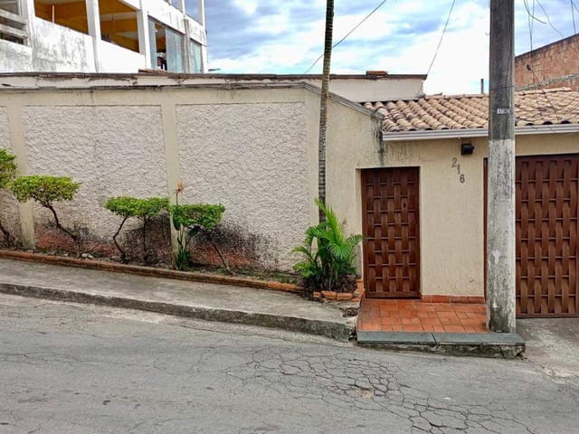 Casa com 250m² 4 quartos e 3 banheiros, à venda, no bairro Liberdade I em Contagem