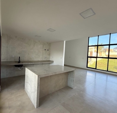 Casa com 300m² 3 quartos e 3 banheiros, à venda, no bairro Extensão do Bosque em Rua Pernambuco