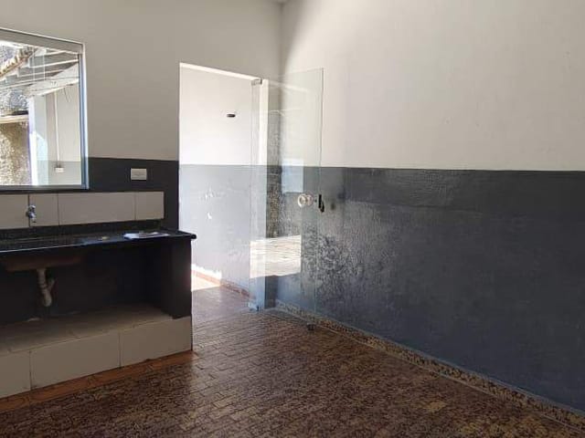 Casa com 110m² 2 quartos e 1 banheiro, para alugar, no bairro Vila Fleming em São João da Boa Vista