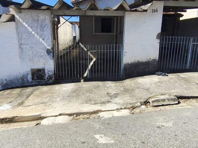 Casa com 110m² 2 quartos e 1 banheiro, para alugar, no bairro Vila Fleming em São João da Boa Vista