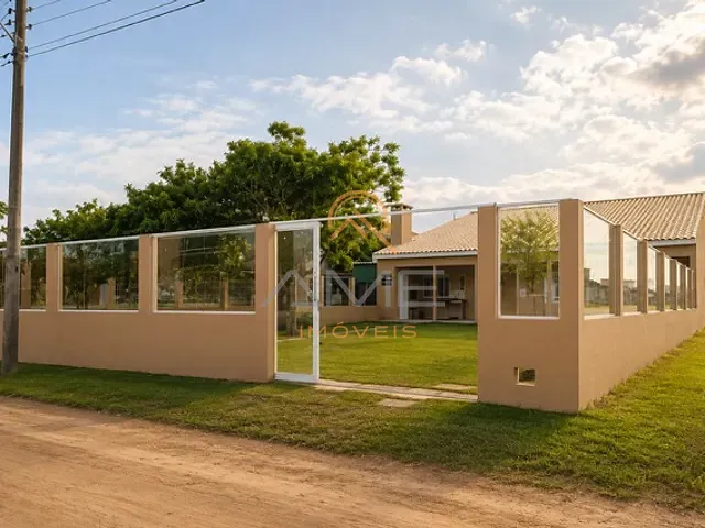 Casa com 450m² 3 quartos e 2 banheiros, à venda, no bairro Cassino em Rio Grande