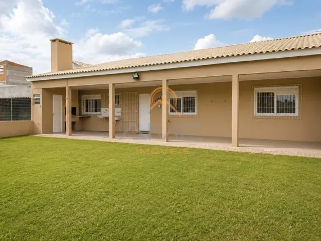 Casa com 450m² 3 quartos e 2 banheiros, à venda, no bairro Cassino em Rio Grande