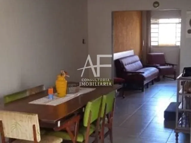 Casa com 145m² 4 quartos e 2 banheiros, à venda, no bairro Jardim Maria Augusta em Taubaté