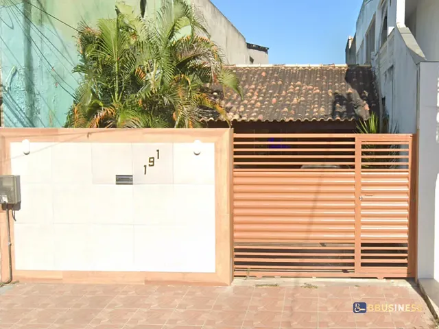 Casa 2 quartos e 2 banheiros, à venda, no bairro Parque Jóquei Club em Campos dos Goytacazes