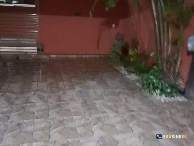 Casa 2 quartos e 2 banheiros, à venda, no bairro Parque Jóquei Club em Campos dos Goytacazes