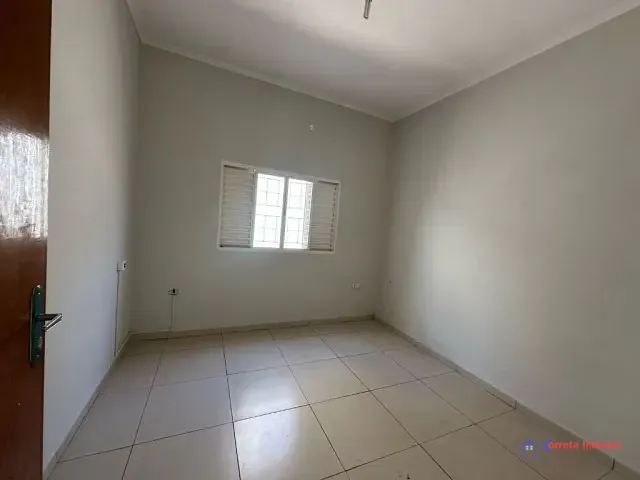 Casa com 420m² 3 quartos e 2 banheiros, à venda, no bairro Ipê em Três Lagoas