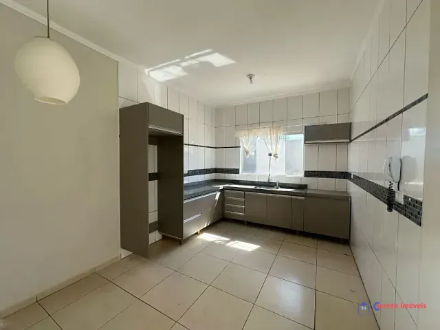 Casa com 420m² 3 quartos e 2 banheiros, à venda, no bairro Ipê em Três Lagoas