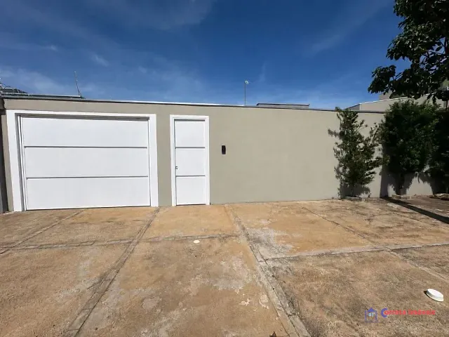 Casa com 420m² 3 quartos e 2 banheiros, à venda, no bairro Ipê em Três Lagoas