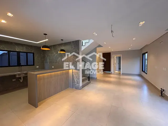 Casa com 300m² 5 quartos e 6 banheiros, à venda, no bairro Jardim Itália em Cuiabá