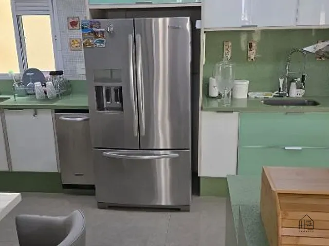 Casa com 612m² 4 quartos e 5 banheiros, à venda ou para alugar, no bairro Bosque do Vianna em Cotia