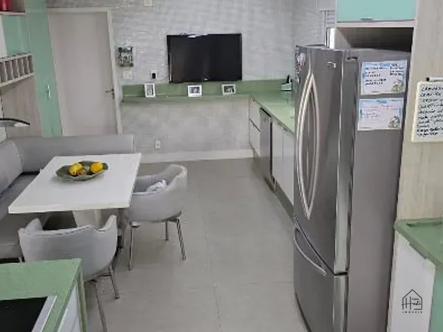 Casa com 612m² 4 quartos e 5 banheiros, à venda ou para alugar, no bairro Bosque do Vianna em Cotia
