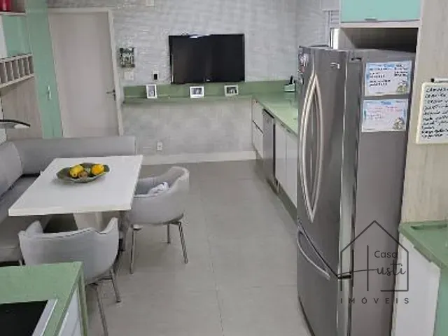 Casa com 612m² 4 quartos e 5 banheiros, à venda ou para alugar, no bairro Bosque do Vianna em Cotia