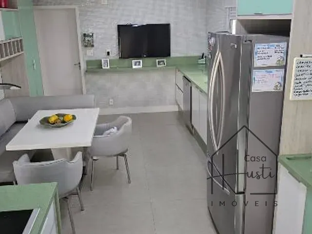 Casa com 612m² 4 quartos e 5 banheiros, à venda ou para alugar, no bairro Bosque do Vianna em Cotia