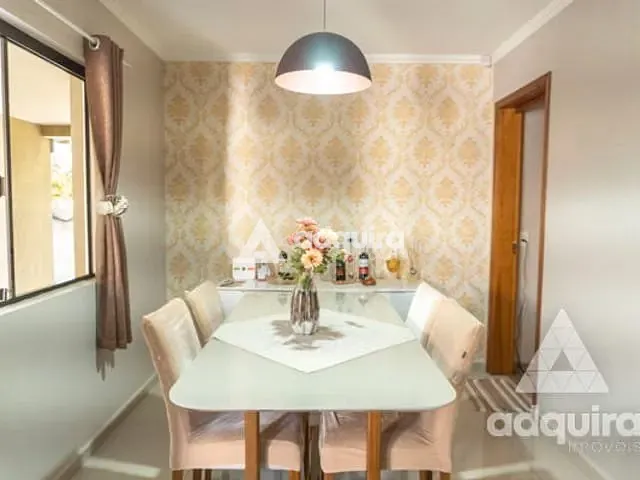 Casa com 462m² 4 quartos e 3 banheiros, à venda, no bairro Uvaranas em Ponta Grossa