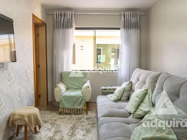 Casa com 462m² 4 quartos e 3 banheiros, à venda, no bairro Uvaranas em Ponta Grossa
